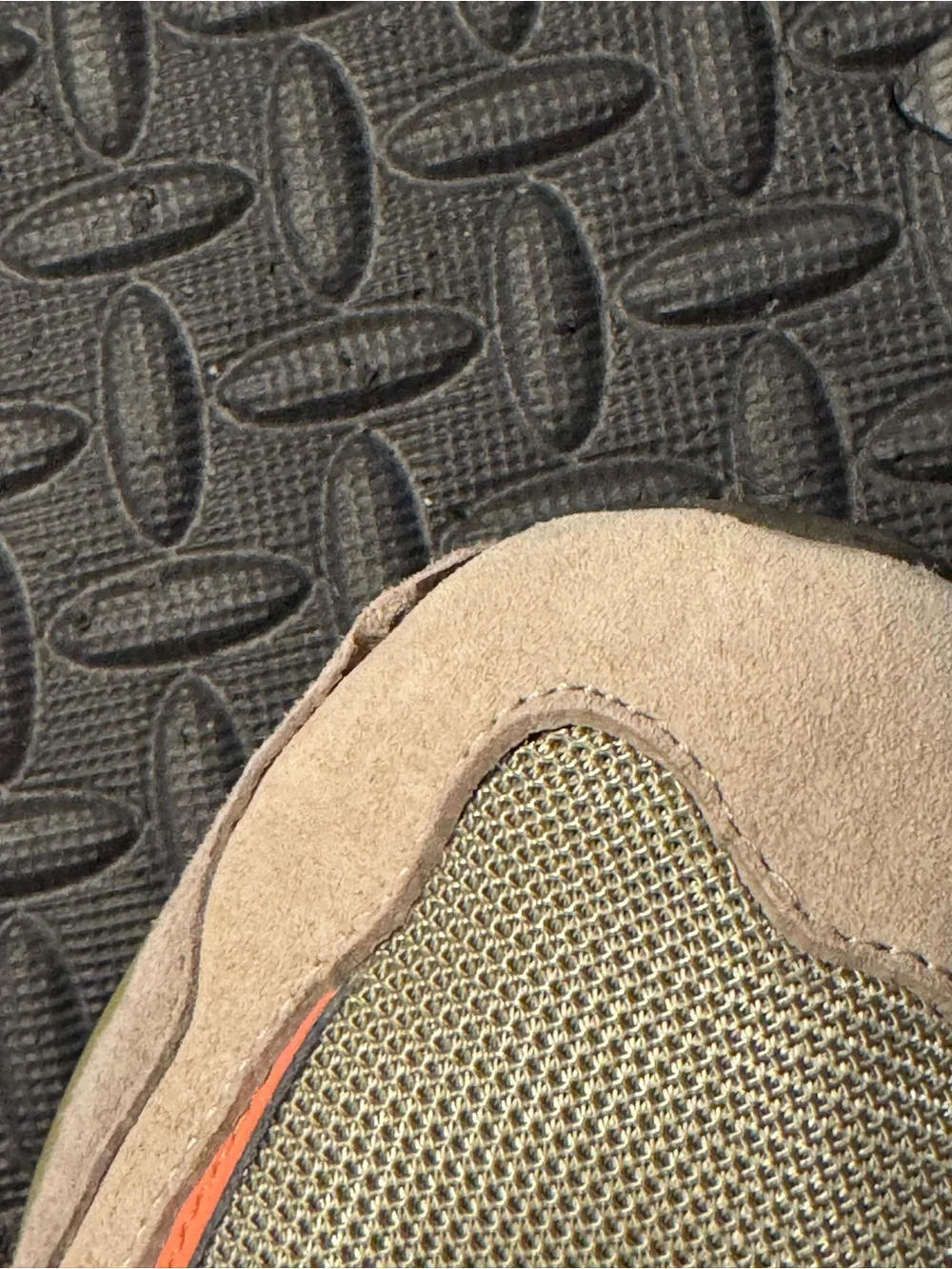 Men’s New Balance 57/40 Olive Green, Tan Size 10 GUC
